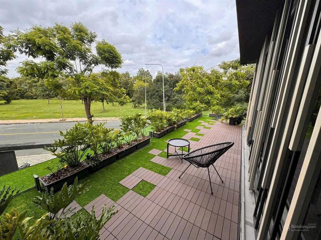 Bán biệt thự góc 2 mặt tiền hưng thái pmh, nhà đẹp giá tốt.  0914 106 ***
