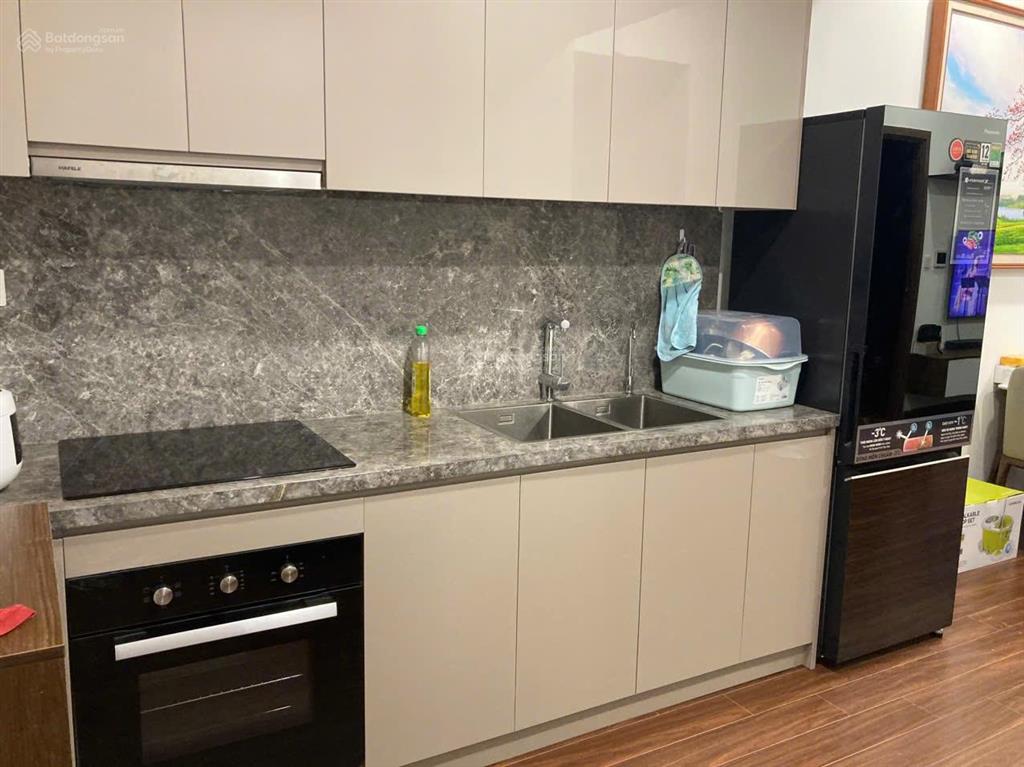 Cho thuê ch 2pn2wc, phân khu cao cấp masteri ch full đồ, tầng trung, view hồ điều hòa  0868 984 ***