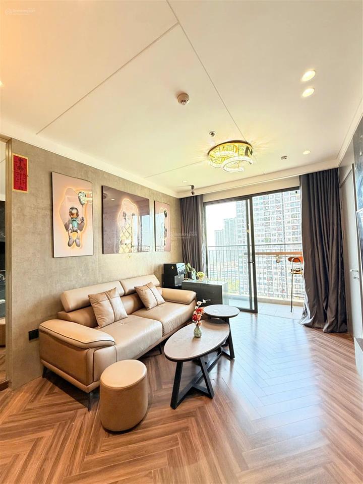 Bán căn 2pn2wc, tầng trung full nội thất cực đẹp,  em hải để xem nhà ạ 0868 984 ***