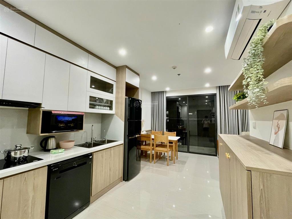 Bán gấp cc 2pn2wc tầng trung, full đồ đẹp 2pn view hồ điều hòa, giá cực tốt 4ty1  0868 984 ***