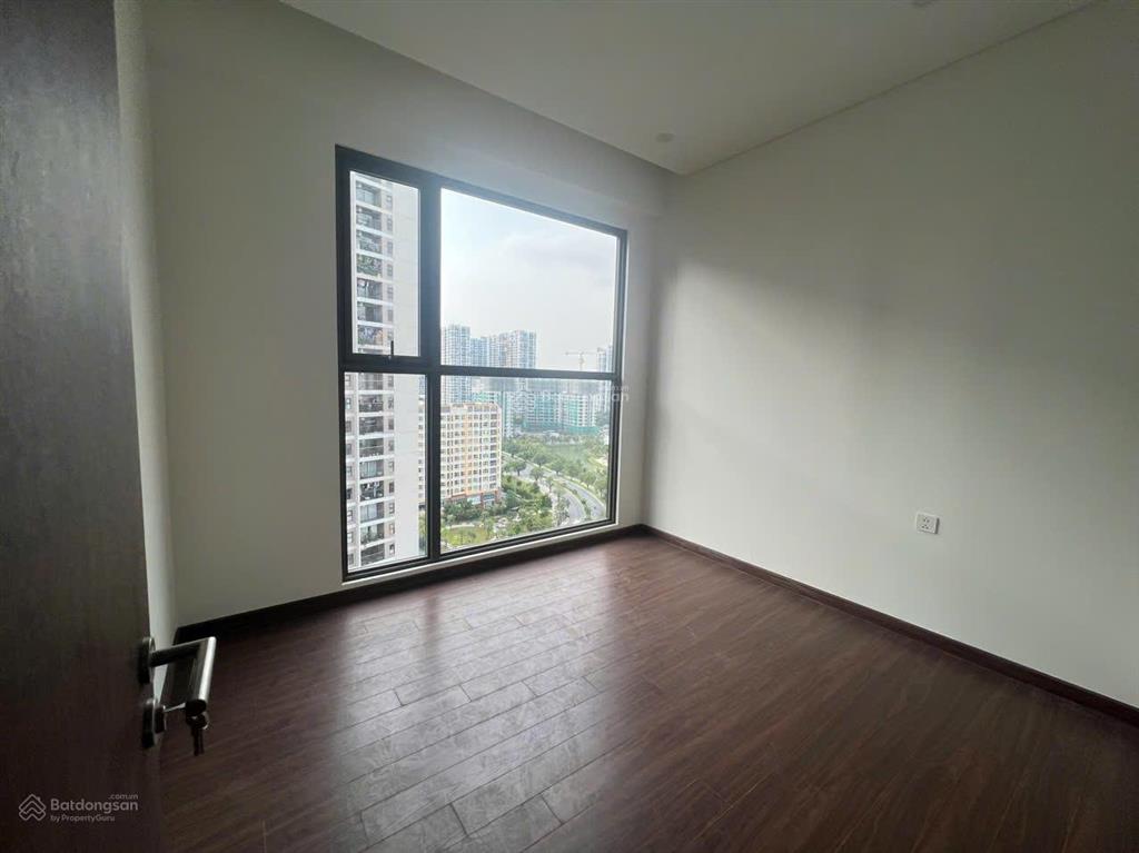 Cho thuê gấp cc căn góc masteri waterfront, tầng trung, view hồ và biệt thự, 64m2, 9,5 triệu vnd
