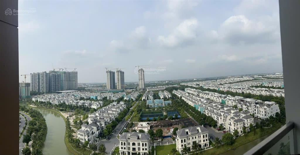 Cho thuê gấp cc căn góc masteri waterfront, tầng trung, view hồ và biệt thự, 64m2, 9,5 triệu vnd