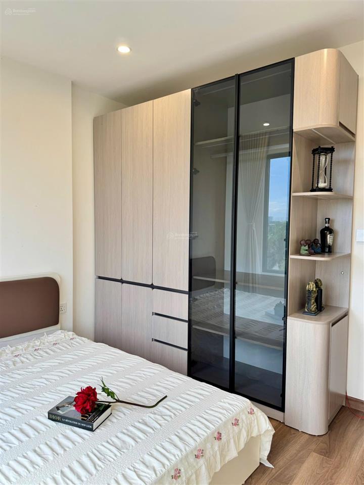 Cho thuê căn hộ 3pn full nội thất vip, view sông, giá 20tr/th,  mr hải 0868 984 *** xem nhà