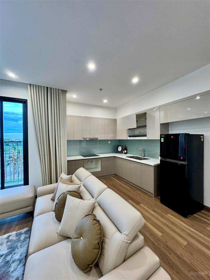 Cho thuê căn hộ 3pn full nội thất vip, view sông, giá 20tr/th,  mr hải 0868 984 *** xem nhà