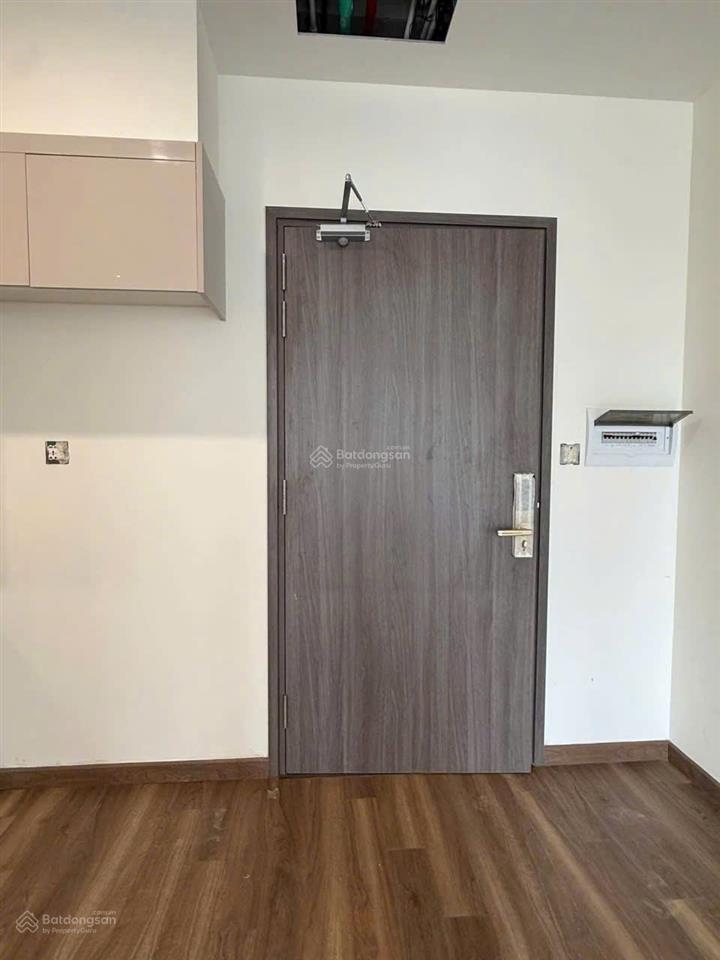Cho thuê căn hộ 2pn 2wc 75m2, có hệ bếp, nhà mới tinh, giá 8tr.  0868 984 ***
