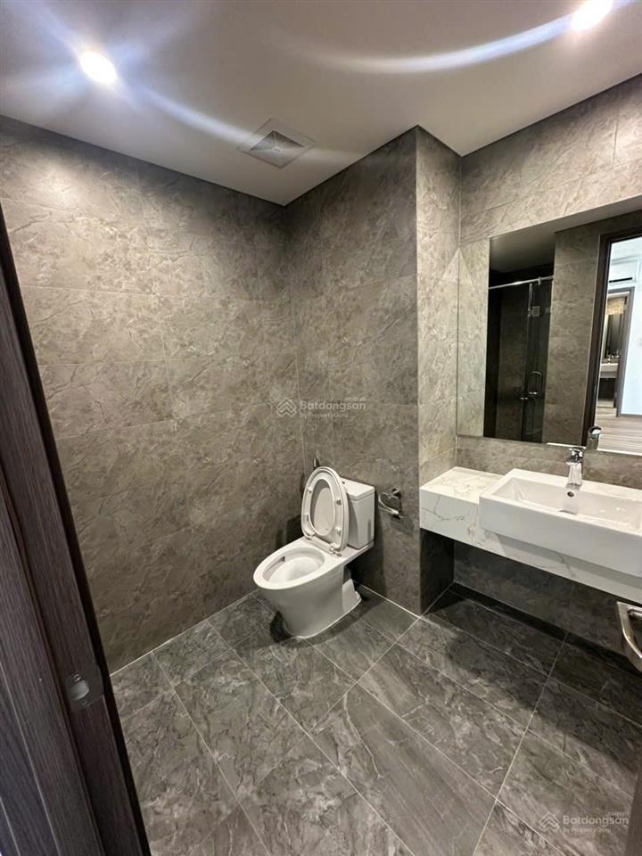 Cho thuê căn hộ 2pn 2wc góc 63m2 nguyên bản có hệ bếp rèm nl, tòa beverly mới bàn giao giá tốt 7tr.