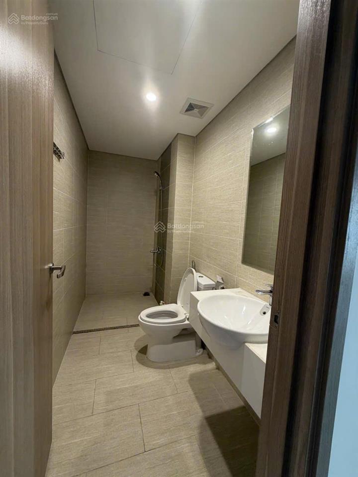 Bán căn 2pn2wc giá siêu sốc 2 tỷ 9 căn hộ tầng cao, full đồ 0868 984 ***