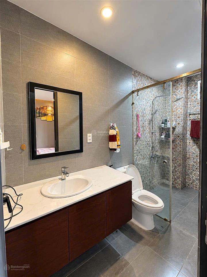 Nhà 3 lầu đẹp ngay khu dân cư tân biên