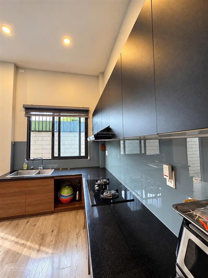 Nhà 3 lầu đẹp ngay khu dân cư tân biên