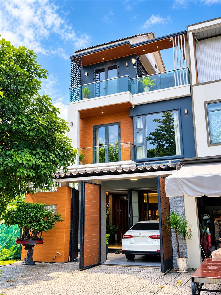 Nhà 3 lầu đẹp ngay khu dân cư tân biên