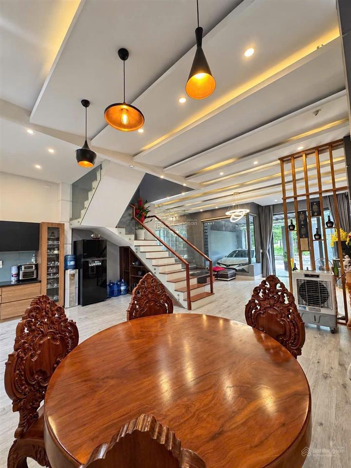 Nhà 3 lầu đẹp ngay khu dân cư tân biên
