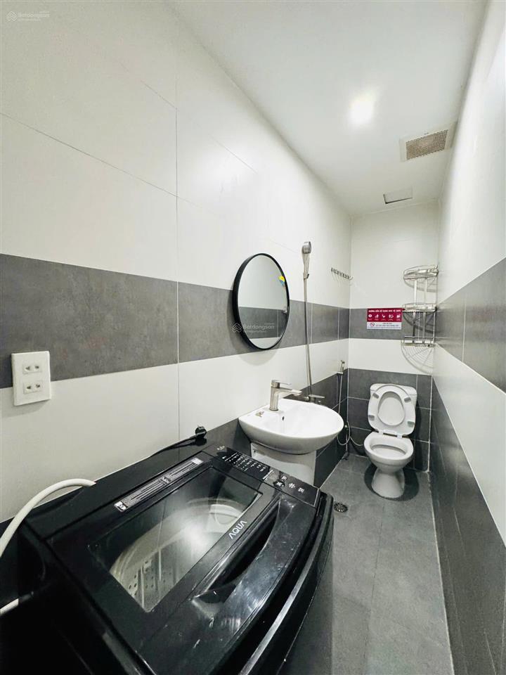 Cho thuê phòng full nội thất phú nhuận, gần quận 1, gần sân bay, máy giặt riêng, ở ngay chỉ  5tr/th