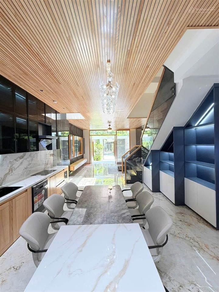 Bán nhà 3 tầng full nội thất view công viên phạm xuân ẩn và thanh lương 24 phường hoà xuân đà nẵng
