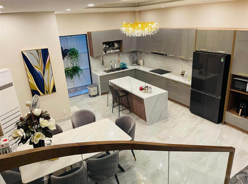 Bán nhà hxh lý chính thắng, phường võ thị sáu, quận 3, dt 4x15m, 2 tầng, giá 13,2 tỷ