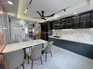 Bán nhà đường 3 tháng 2, phường 11, quận 10, dt 4x18m, 5 tầng, giá 10,5 tỷ
