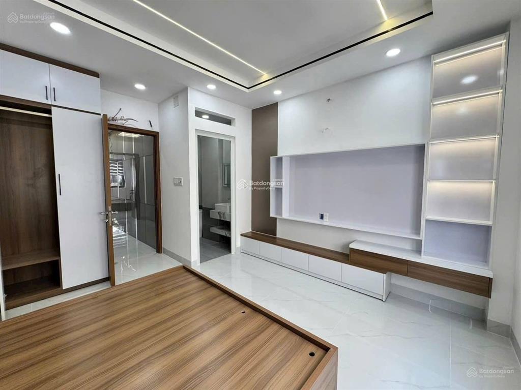Bán nhà đường 3 tháng 2, phường 11, quận 10, dt 4x18m, 5 tầng, giá 10,5 tỷ