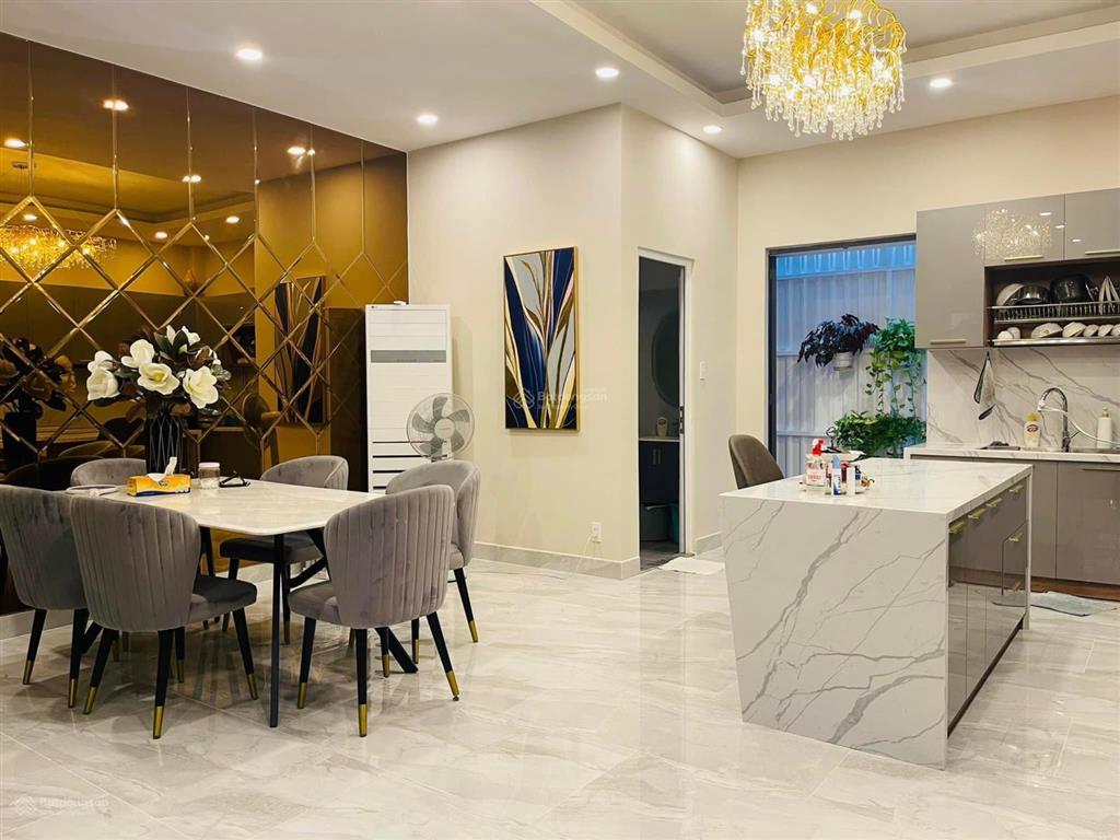 Bán nhà hẻm xe hơi võ thị sáu, quận 3, gần giáo xứ tân định, dt 5,3x14m (3 tầng), giá 17,5 tỷ