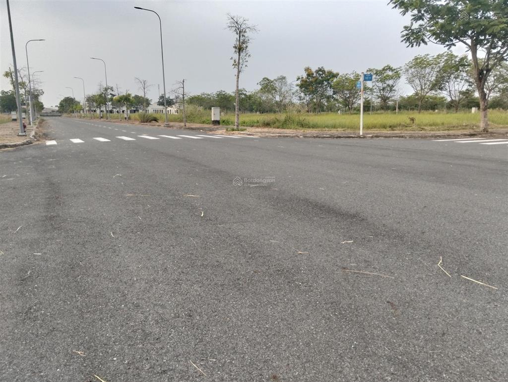 Bán đất mặt tiền lớn giá 80m2 chỉ 885 triệu tại dự án lago centro bến lức gần khu công nghiệp