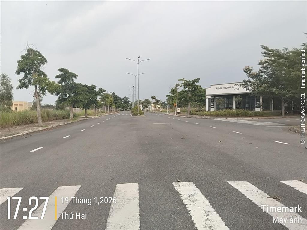 Cần bán gấp trước tết lô đất đẹp đường lớn giá rẻ 815tr sổ hồng riêng tại dự án lago centro long an