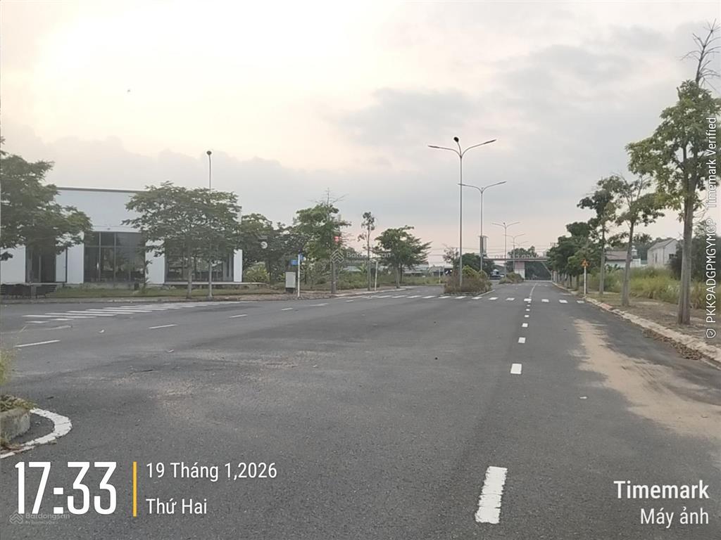 Cần bán gấp trước tết lô đất đẹp đường lớn giá rẻ 815tr sổ hồng riêng tại dự án lago centro long an