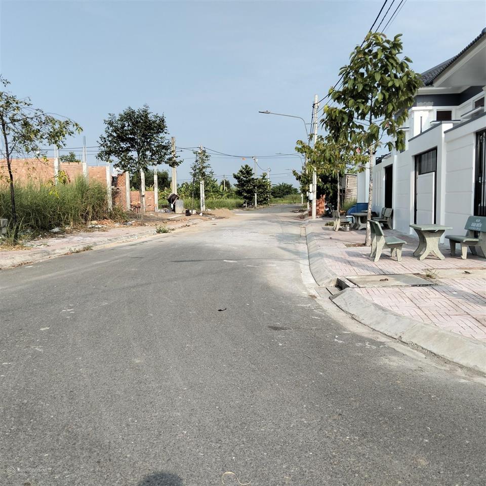 Bán lô đất mặt tiền 100m2 giá 880tr  sổ hồng riêng, xây dựng ngay, gần khu công nghiệp hựu thạnh