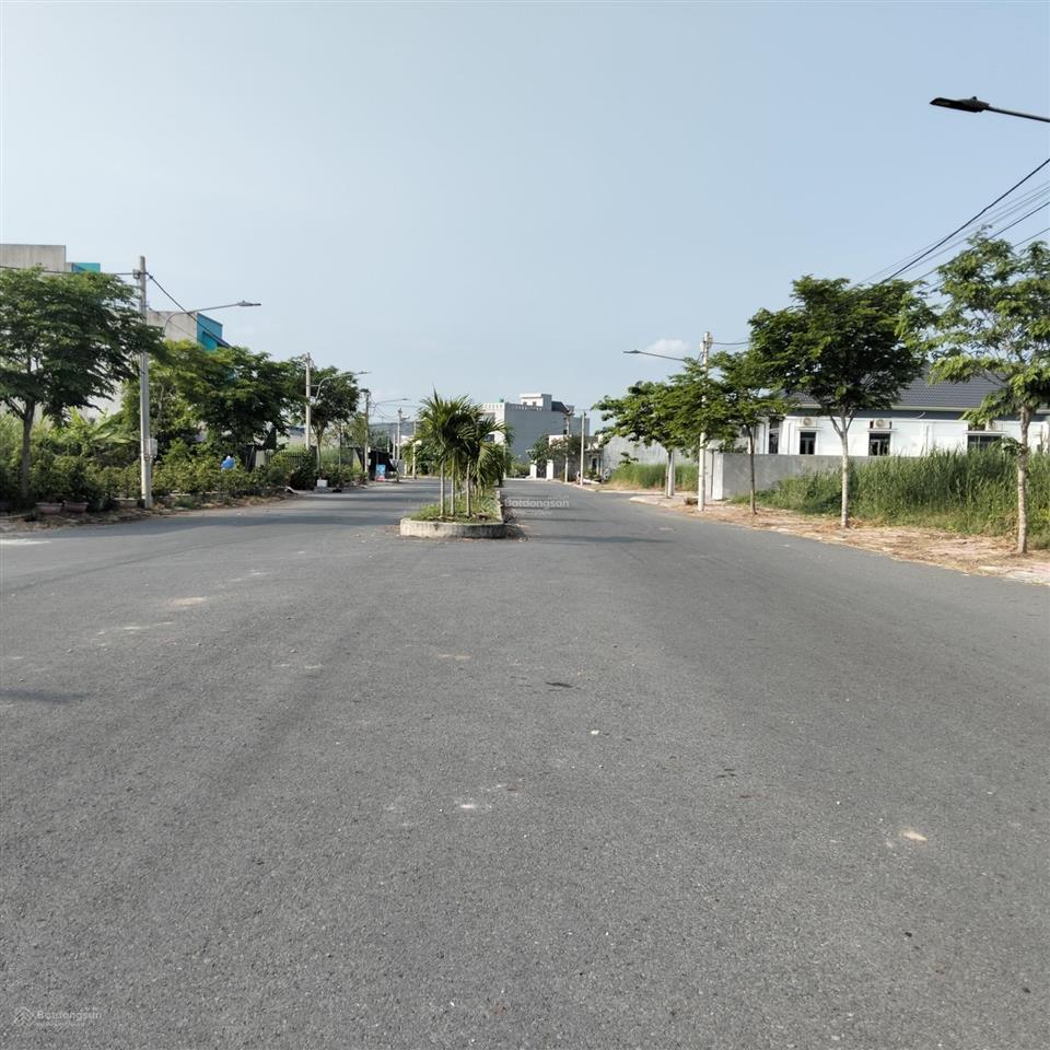 Bán lô đất mặt tiền 100m2 giá 880tr  sổ hồng riêng, xây dựng ngay, gần khu công nghiệp hựu thạnh