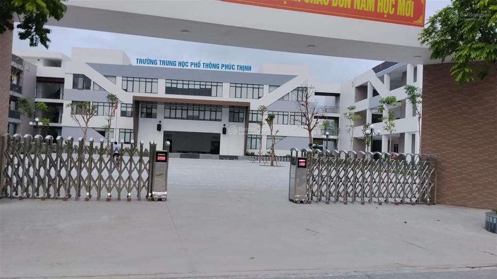 Bán nhà nguyên khê 3 tầng 4 phòng ngủ ô tô đỗ cửa nhà mới xây gần trường các cấp, chợ, trung tâm xã
