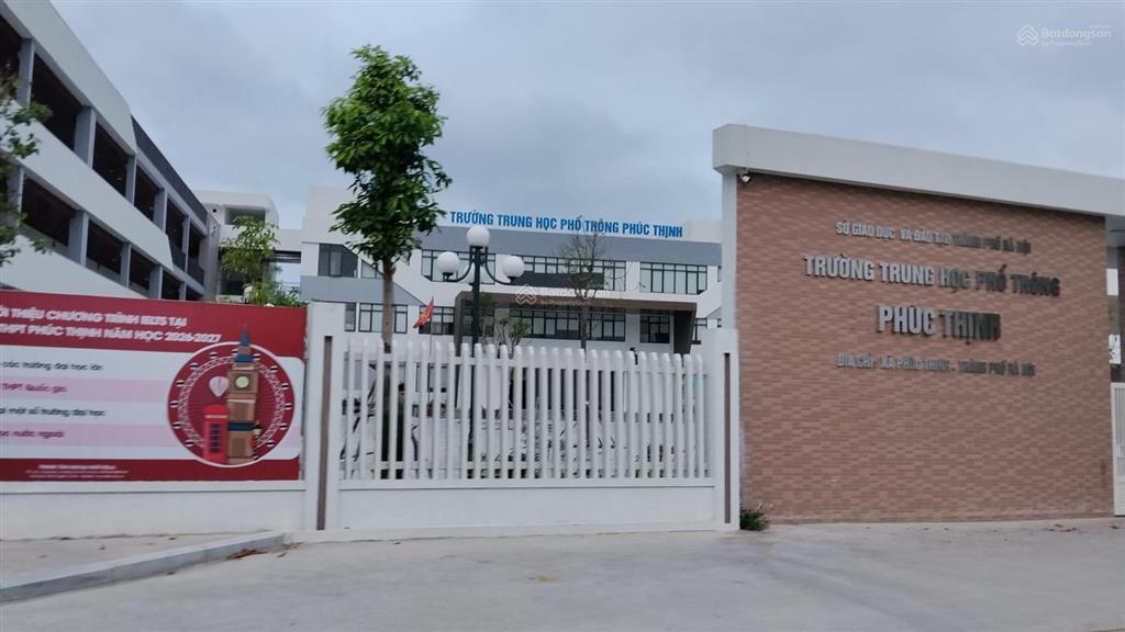 Bán nhà nguyên khê 3 tầng 4 phòng ngủ ô tô đỗ cửa nhà mới xây gần trường các cấp, chợ, trung tâm xã