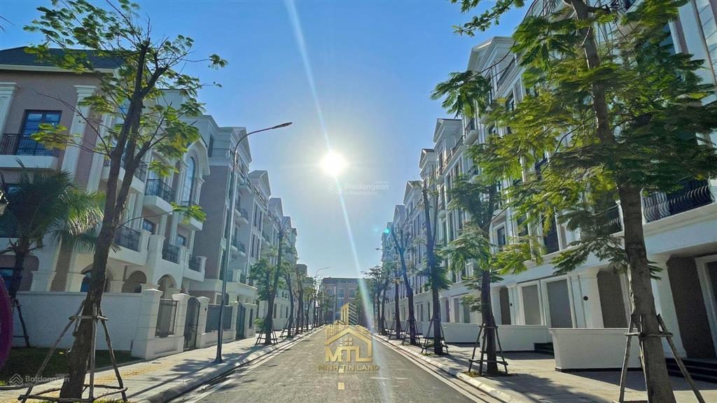 Bán nhà phố tại vinhomes grand park, giá 22,9 tỷ, 144m2.  0828/030/977 thiện