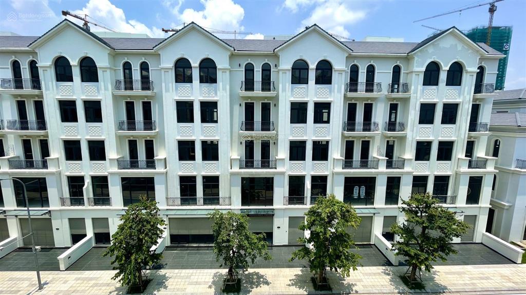 Bán nhà phố tại vinhomes grand park, giá 22,9 tỷ, 144m2.  0828/030/977 thiện