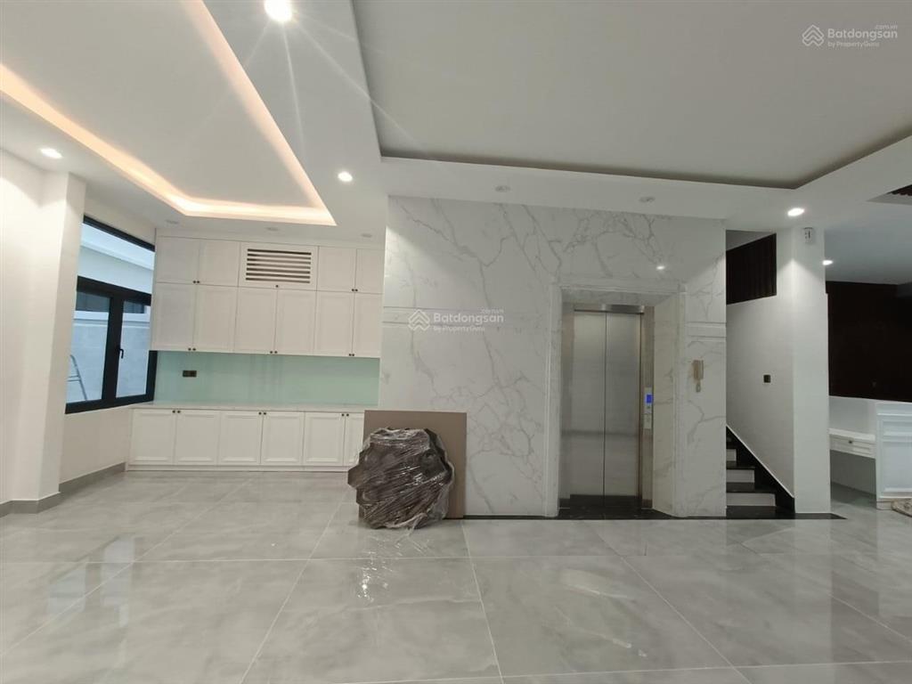 Cho thuê nhà phố 5 tầng, 176m2, 50 triệu tại vinhomes grand park, quận 9