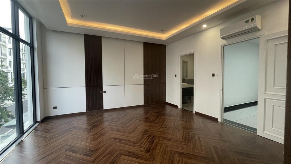 Cho thuê nhà phố 5 tầng, 176m2, 50 triệu tại vinhomes grand park, quận 9