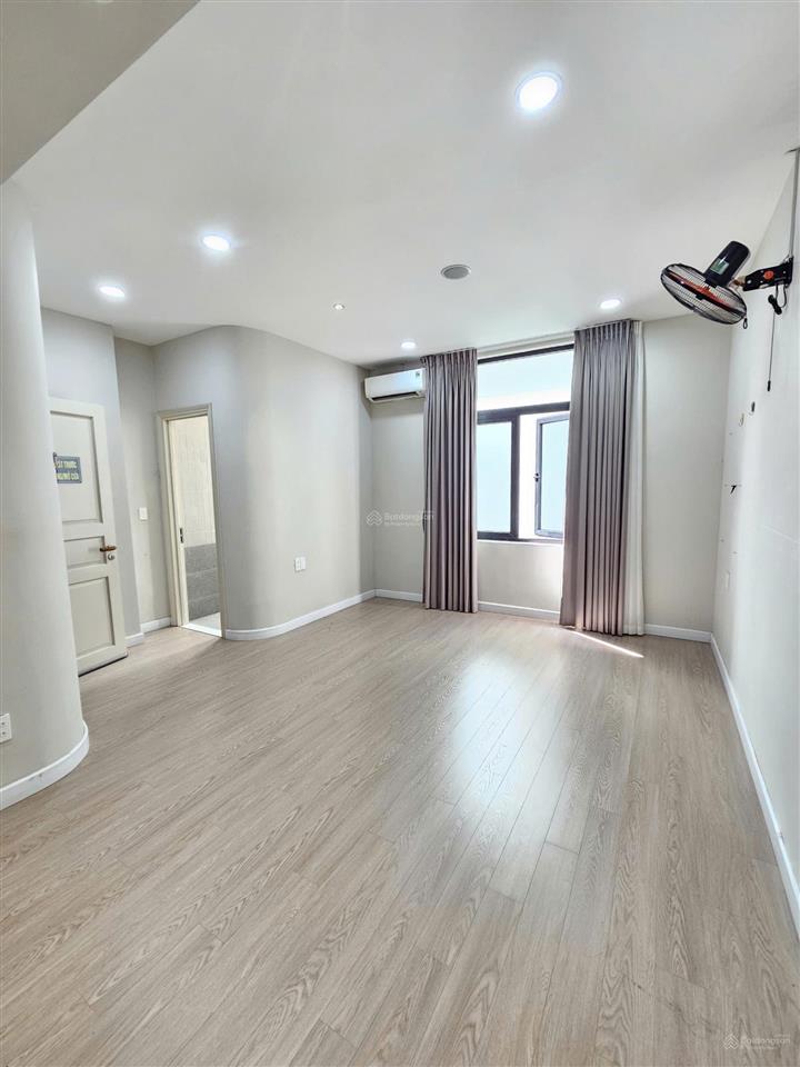 Cho thuê nhà phố tại vinhomes grand park, 30 triệu vnd, 84m2, 5 tầng, 5wc, hàng hiếm tại q9