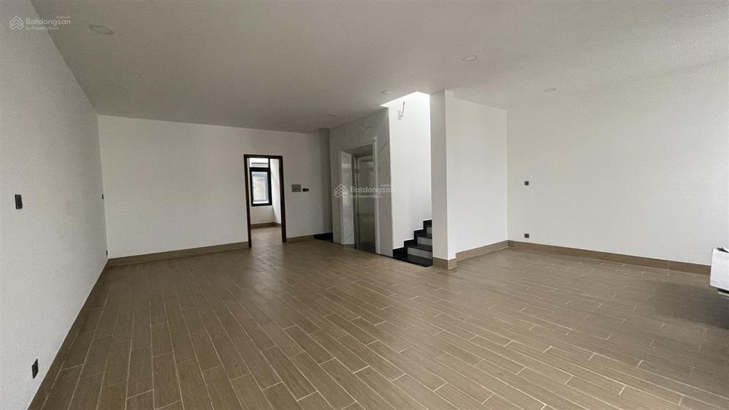 Cho thuê nhà phố tại vinhomes grand park, 30 triệu vnd, 84m2, 5 tầng, 5wc, hàng hiếm tại q9