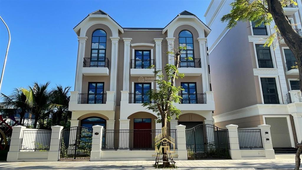Bán biệt thự tại vinhomes grand park, 26,2 tỷ, 200m2, 3 tầng, mặt tiền 8m