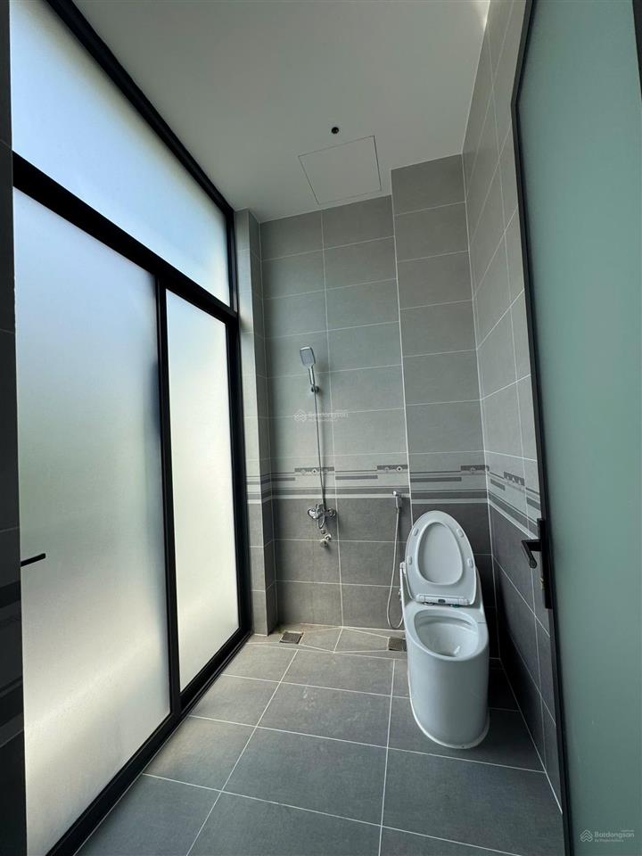 Cho thuê nhà phố 84m2 tại vinhomes grand park, có sẵn thang máy, máy lạnh