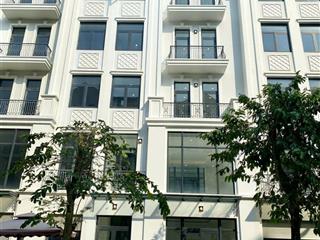 Cho thuê nhà phố 84m2 tại vinhomes grand park, có sẵn thang máy, máy lạnh