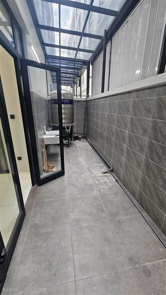 Cho thuê nhà phố liền kề 84m2 đất, diện tích sử dụng 250m2 tại vinhomes grand park, giá 30 triệu/th