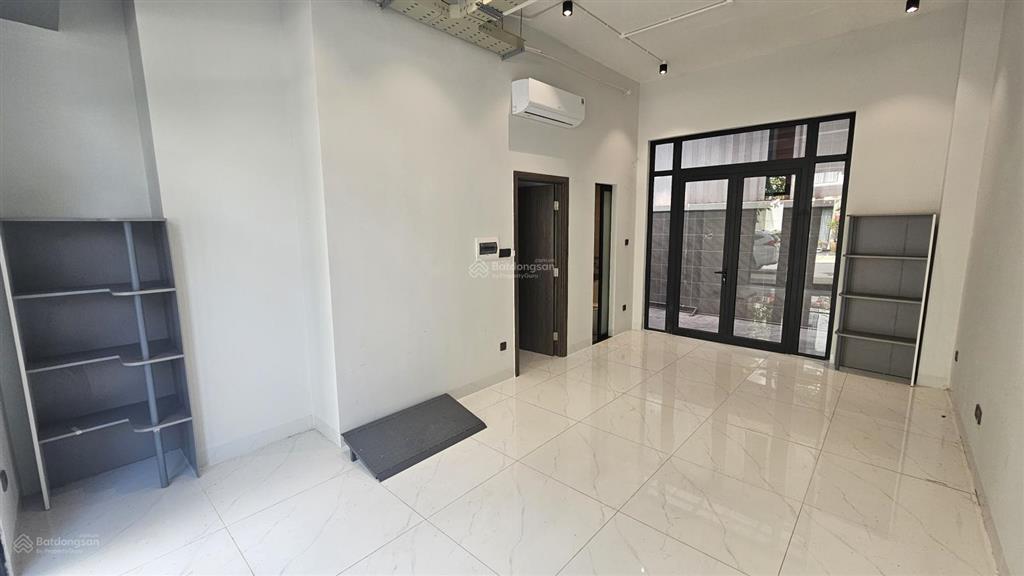 Cho thuê nhà phố liền kề 84m2 đất, diện tích sử dụng 250m2 tại vinhomes grand park, giá 30 triệu/th