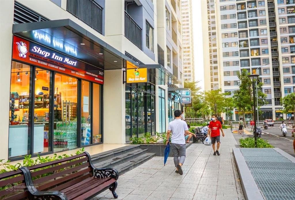 Cho thuê shop khối đế mặt sảnh vinhomes grand park, dt 81m2, giá chỉ 30 triệu/tháng