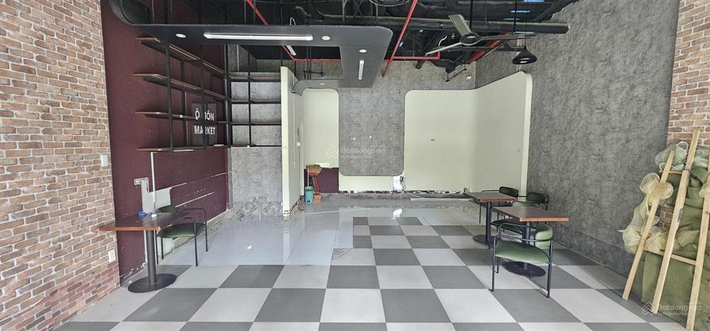 Cho thuê shop khối đế mặt sảnh origami, vinhomes grand park, 50m2 giá 15 triệu/tháng