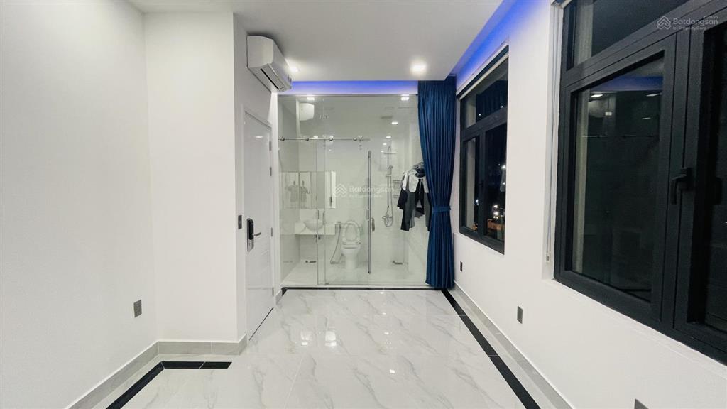 Cho thuê mặt bằng văn phòng tại vinhomes grand park, 40m2, giá 6 triệu/th, có máy lạnh, thang máy
