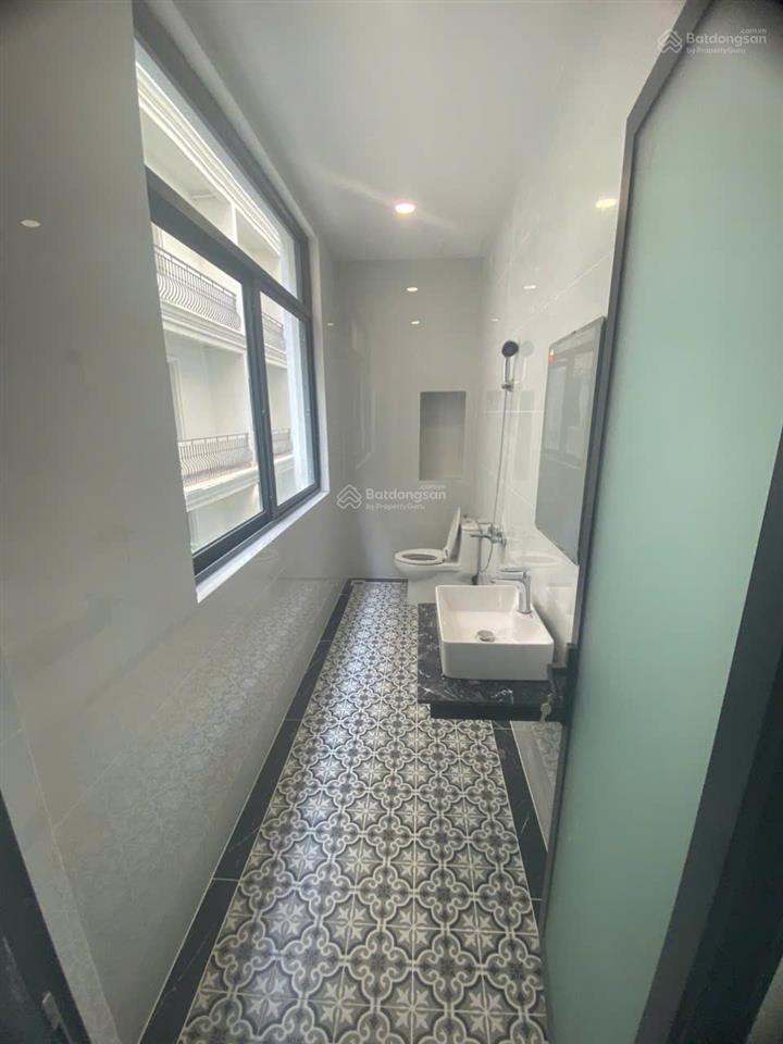 Cho thuê nhà phố 5 tầng có thang máy, máy lạnh tại vinhomes grand park, 32 triệu, 96m2