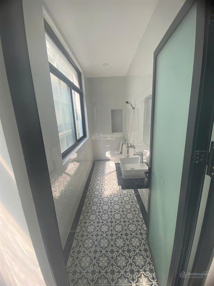 Cho thuê nhà phố 5 tầng có thang máy, máy lạnh tại vinhomes grand park, 32 triệu, 96m2