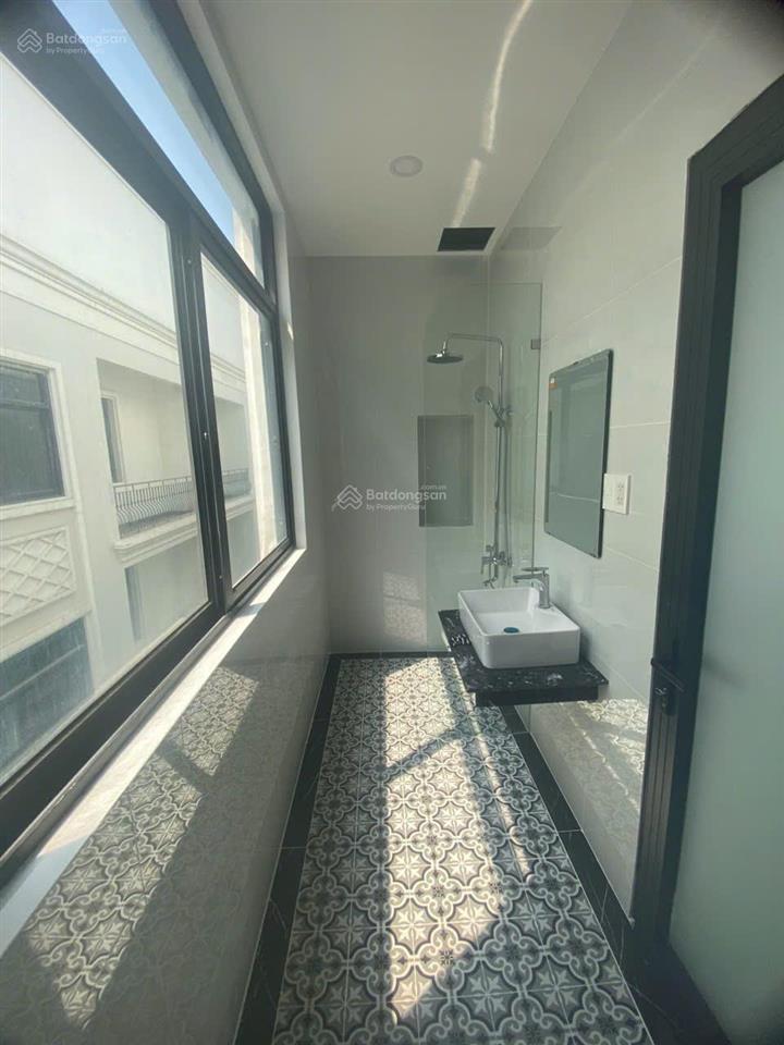 Cho thuê nhà phố 5 tầng có thang máy, máy lạnh tại vinhomes grand park, 32 triệu, 96m2