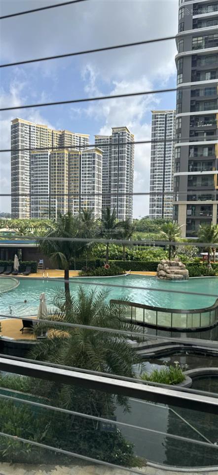 Chủ định cư, hạ giá bán lỗ 700 triệu căn 2pn2wc 80m2 view hồ bơi the beverly  vinhomes grand park