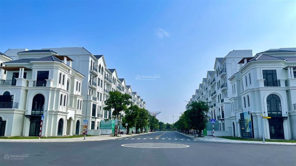 Chuyển nhượng nhà phố liền kề 126m2 giá 18 tỷ tại vinhomes grand park