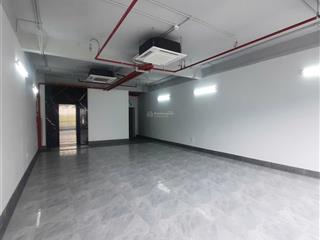 Cho thuê nhà phố 450m2 sàn sử dụng, 35 triệu. có thang máy, máy lạnh tại vinhomes grand park