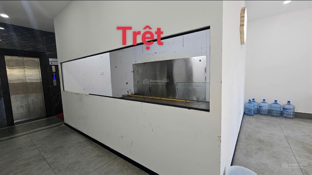 Cho thuê nhà phố 450m2 sàn sử dụng, 35 triệu. có thang máy, máy lạnh tại vinhomes grand park