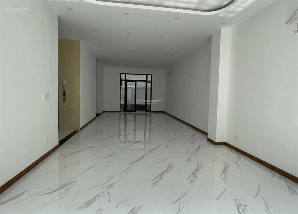 Cho thuê nhà phố vinhomes grand park, 28 triệu vnd, 84m2, 5 tầng, có thang máy